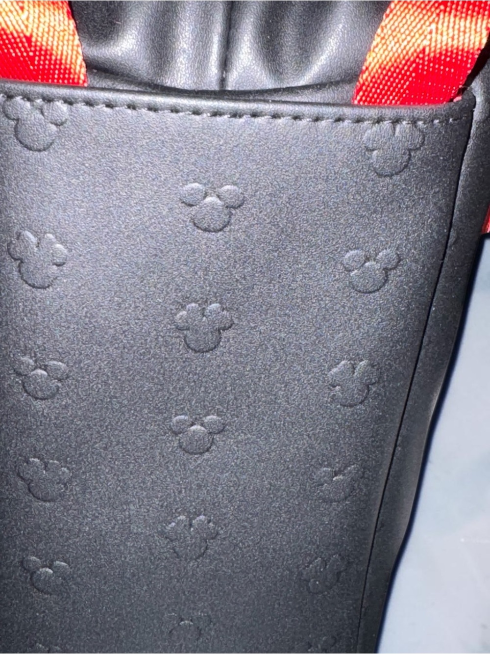 Loungefly Disney Minnie Mouse Metallic Red Embossed Water Bottle Crossbody Bag - Picture 3 of 6